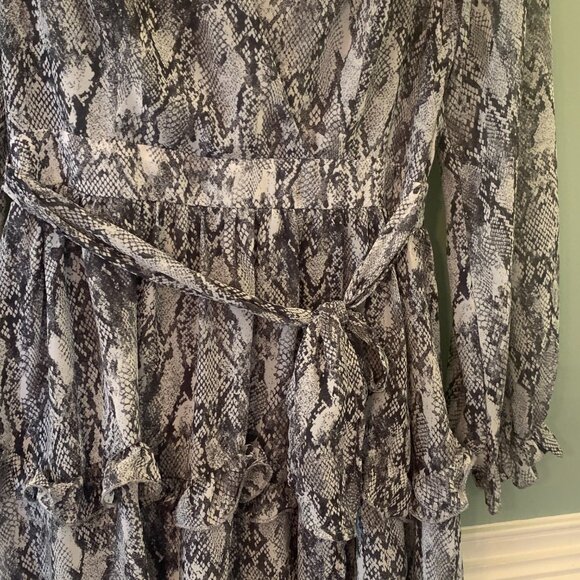 HYFVE Dress Snake Skin with cute tie long sleeve size S - Picture 2 of 7